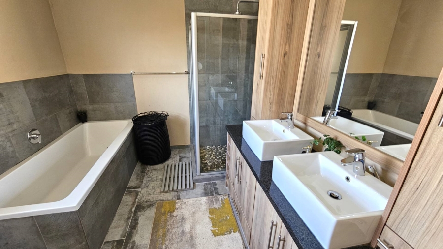 3 Bedroom Property for Sale in Melodie North West